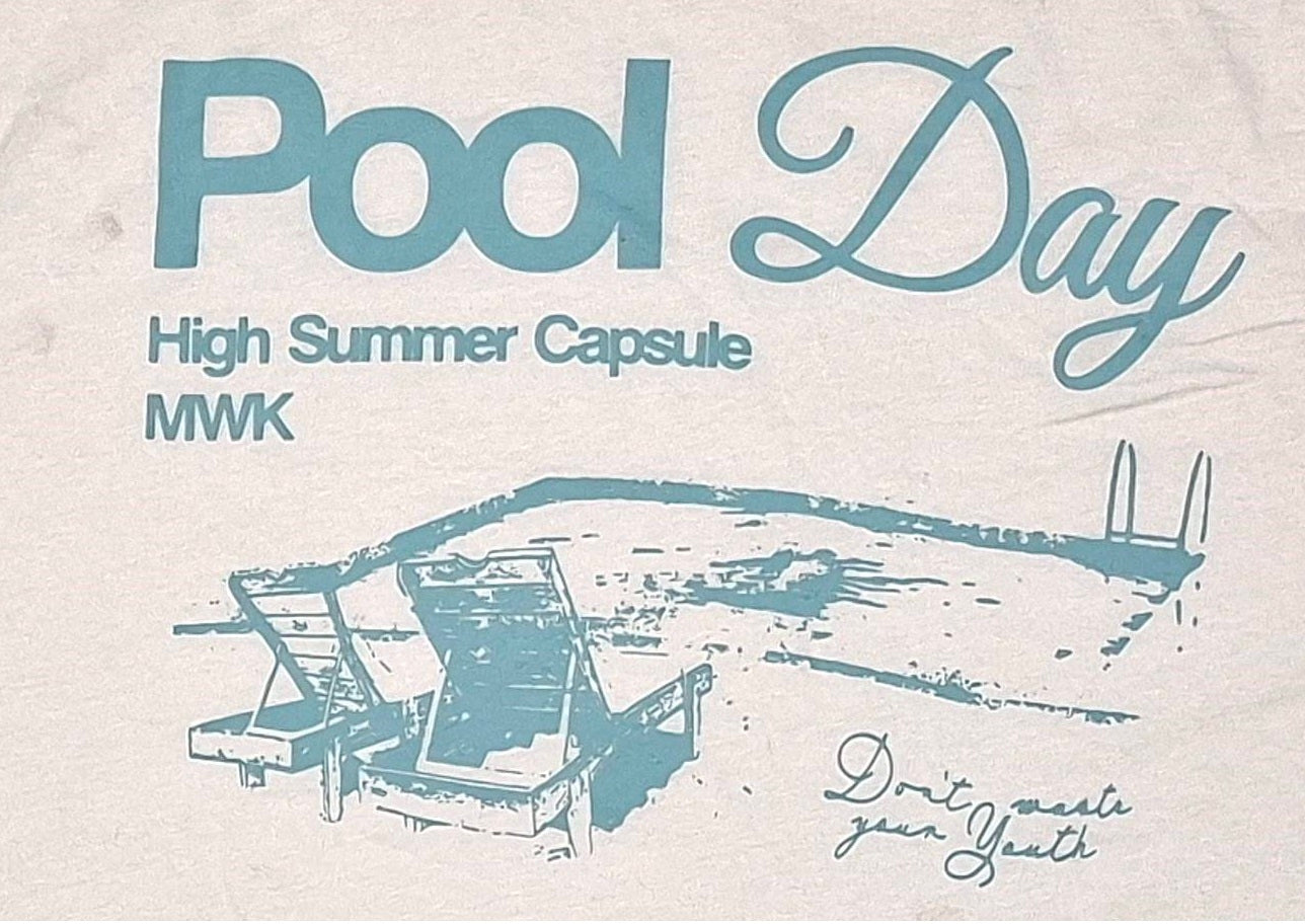 Pool Day Oversized Tee - white