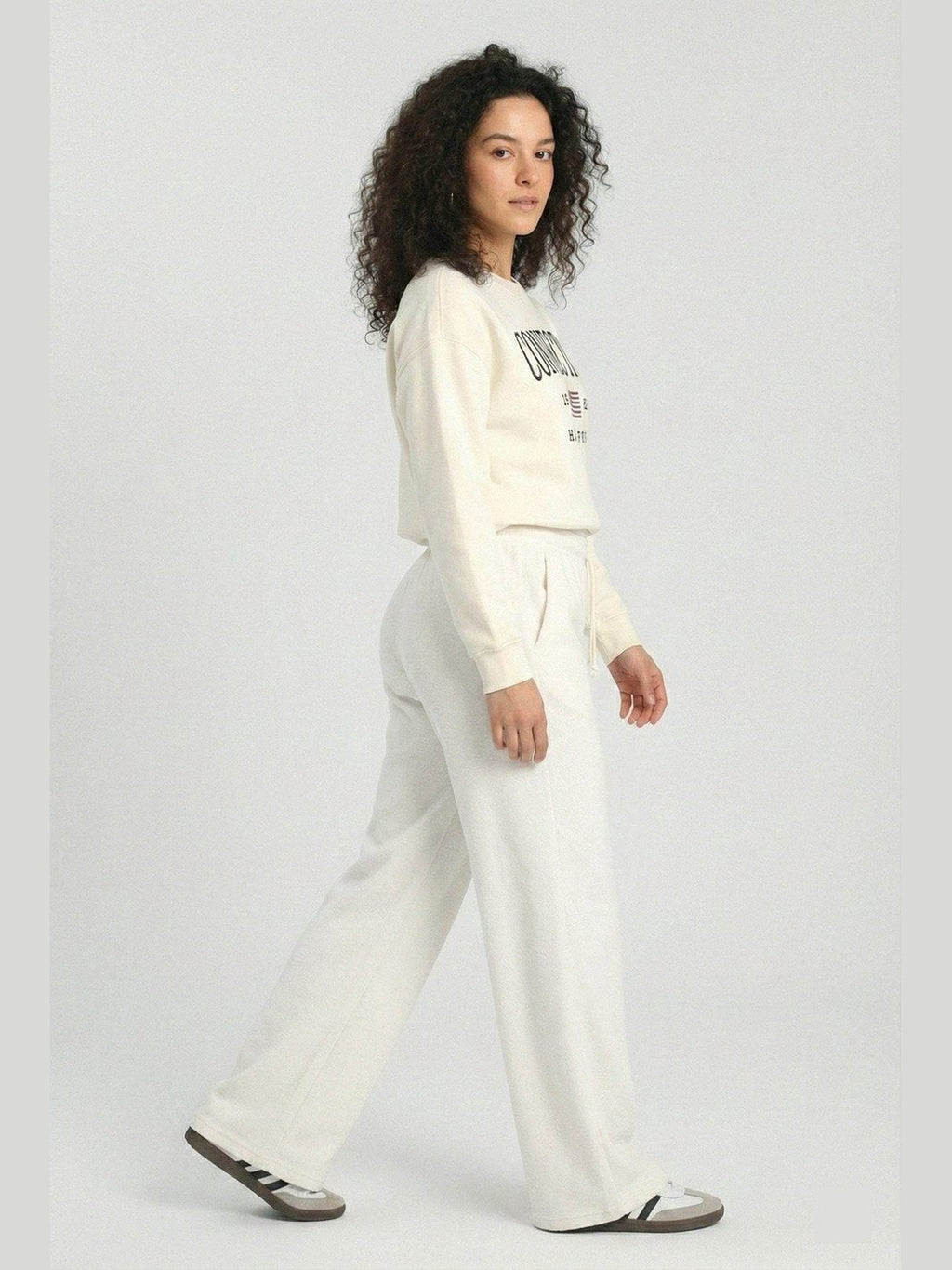 White ladies wide eg fleece trouser chic trendy in fashion in demand