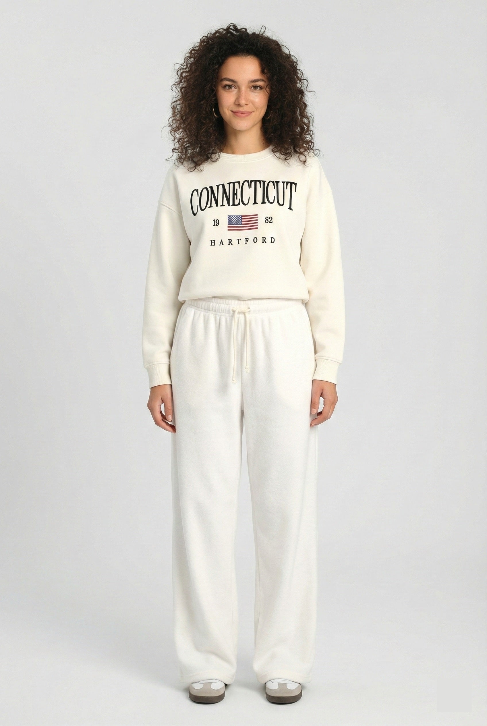 White ladies wide eg fleece trouser chic trendy in fashion in demand