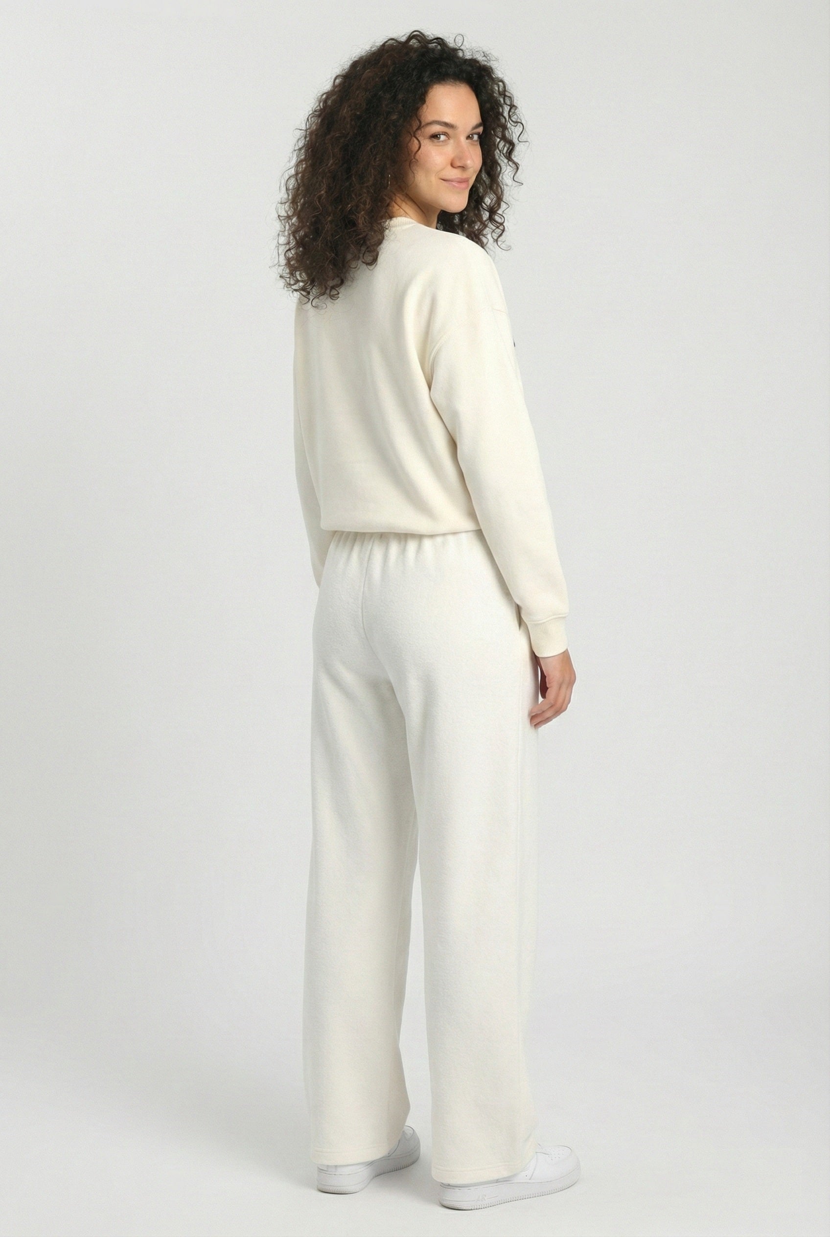 White ladies wide eg fleece trouser chic trendy in fashion in demand