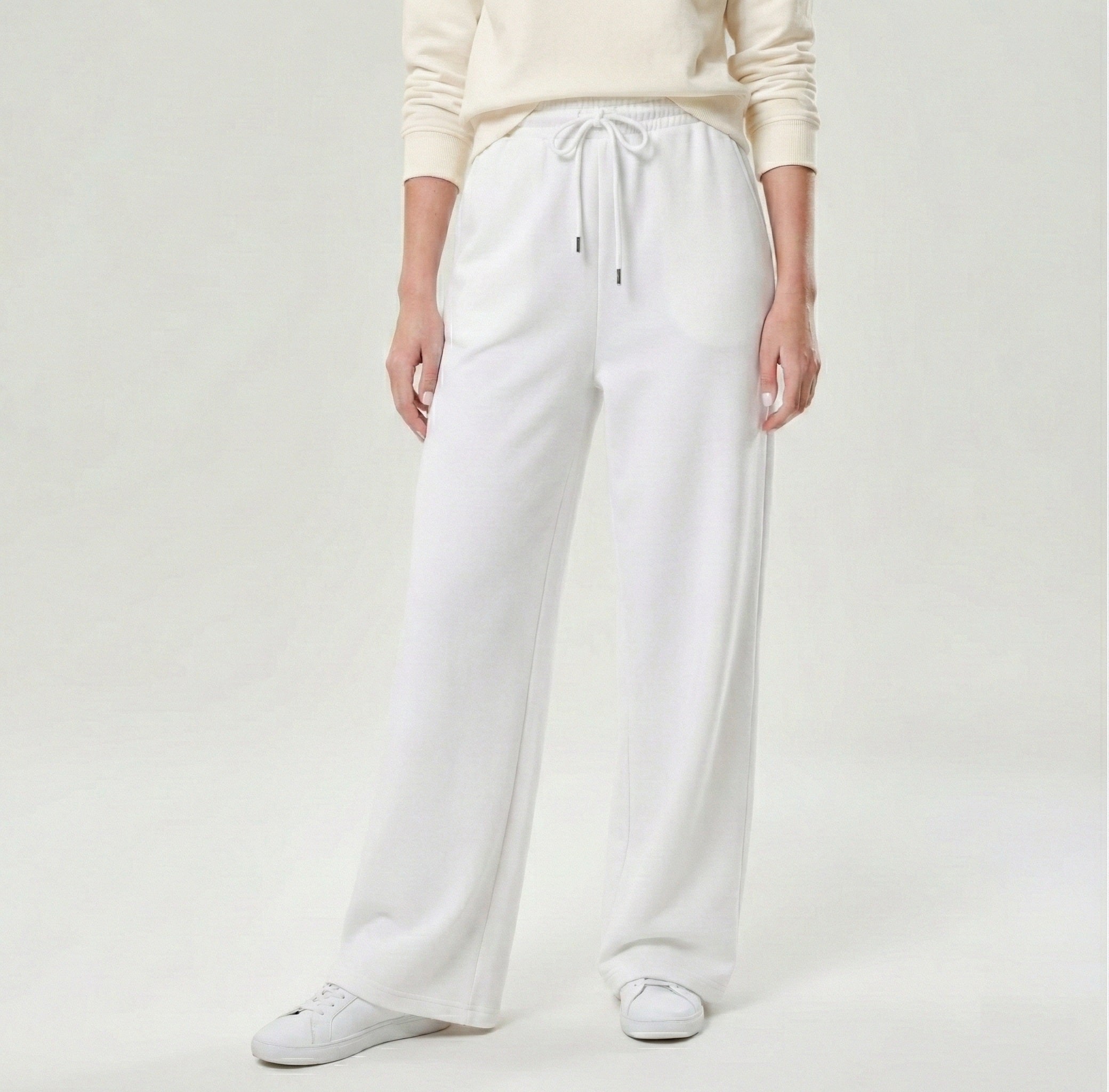 White ladies wide eg fleece trouser chic trendy in fashion in demand