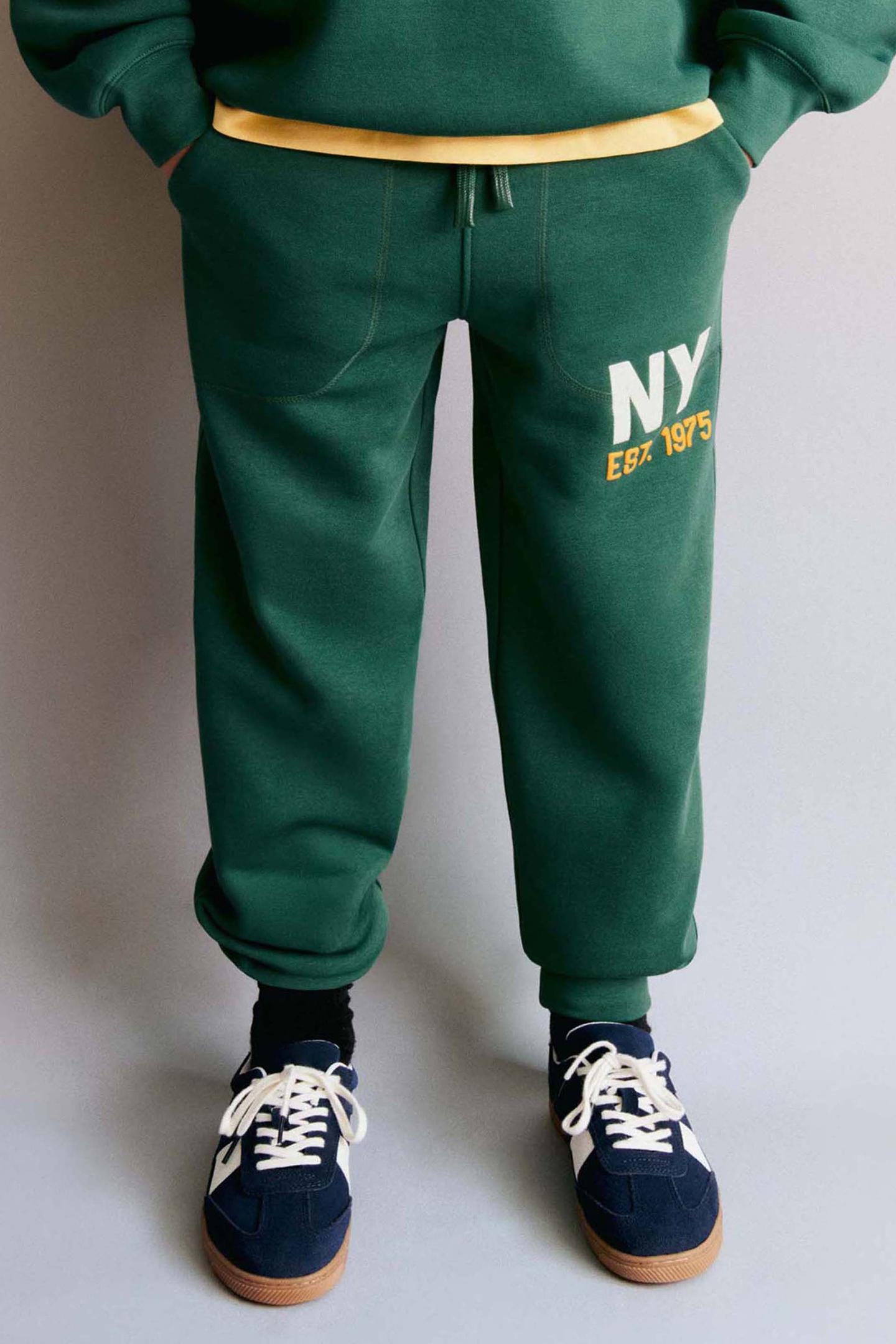 uk kids matching fleece Sweatshirt trouser set green hood black trouser embroidery puff print