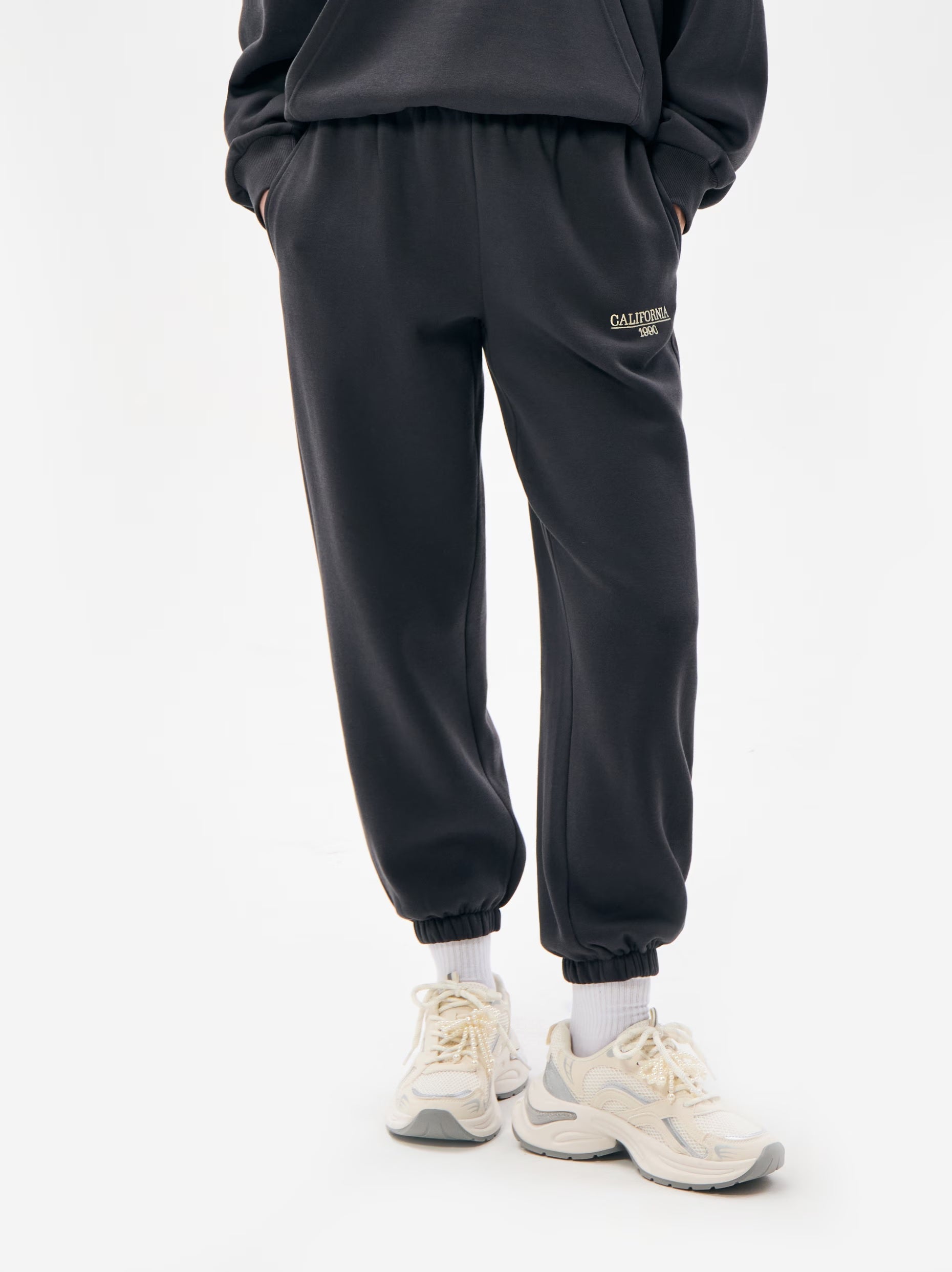 dark grey fleece co-ord coord co ord trouser set sweatset tracksuit chic trendy in fashion in demand