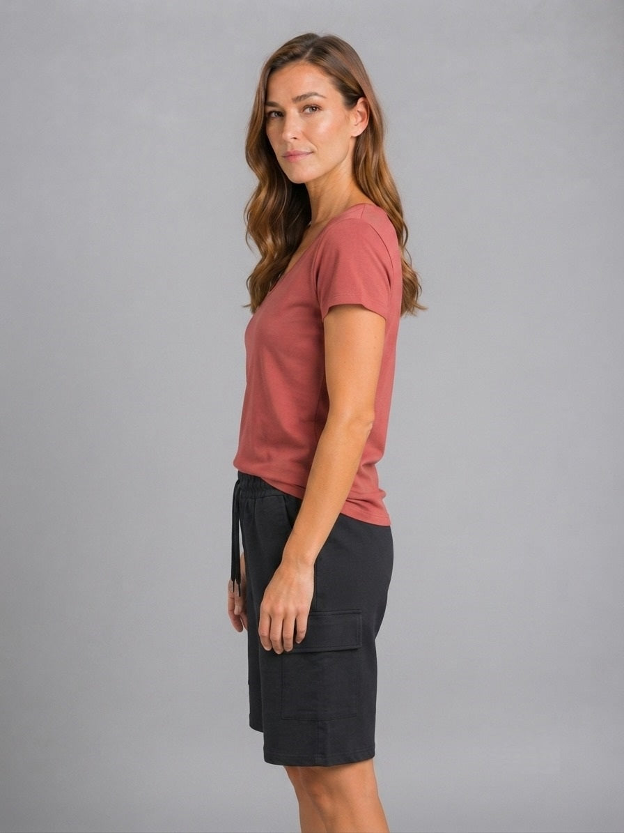 Essential Women's Fleece Cargo Shorts – Black