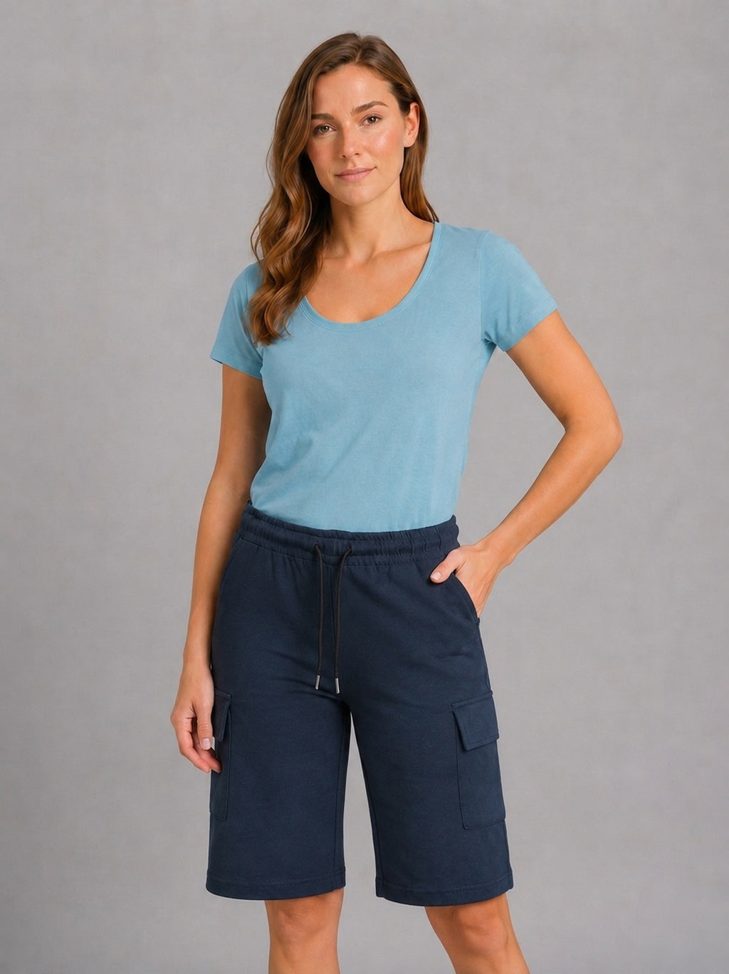 Essential Women's Fleece Cargo Shorts – Navy