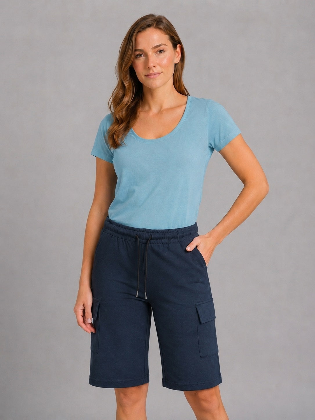 Essential Women's Fleece Cargo Shorts – Navy